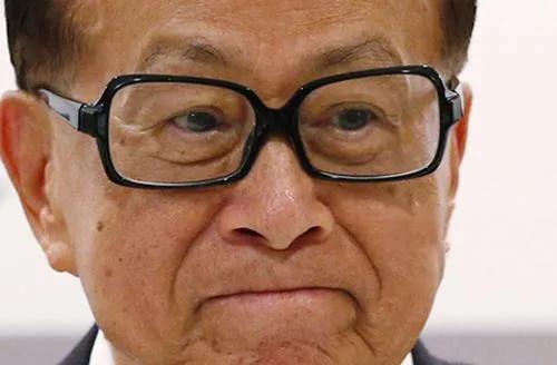 为什么马化腾、李嘉诚等人不做飞秒手术？摘掉眼镜？主要是因为近视手术虽然风险很低，