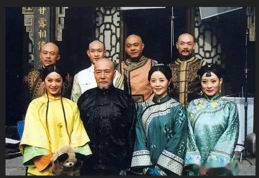 一位相面先生对张之洞说，你的面相非比寻常，将来必定会飞黄腾达，但你的婚姻不会顺利
