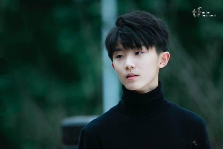 #马嘉祺[超话]#💜 #马嘉祺你好星期六绿色毛衣造型# 💜 #马嘉祺的第二个