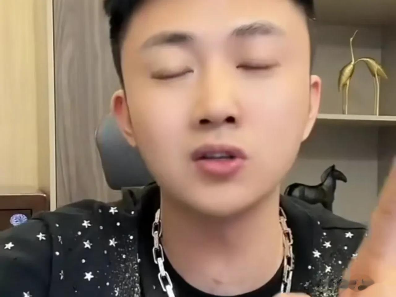 蛋蛋鞠躬感谢818，我的目标就是成为你们的骄傲成为我师傅的骄傲，我一直在努力奋斗