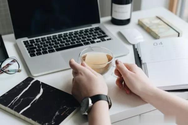 女硕士在上海的大学当老师，透露真实收入，哪些工作是铁饭碗

来源:职场实战经验
