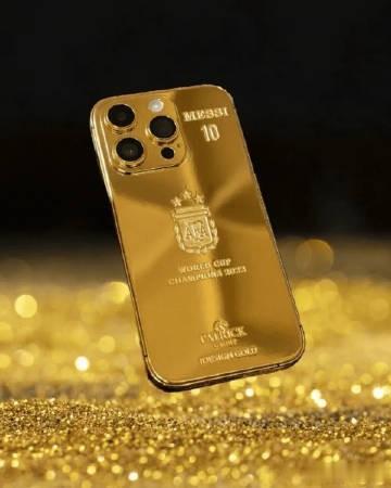 老板大气！梅西自掏腰包斥资17.5万英镑（144万元人民币）定制了35部金色iP