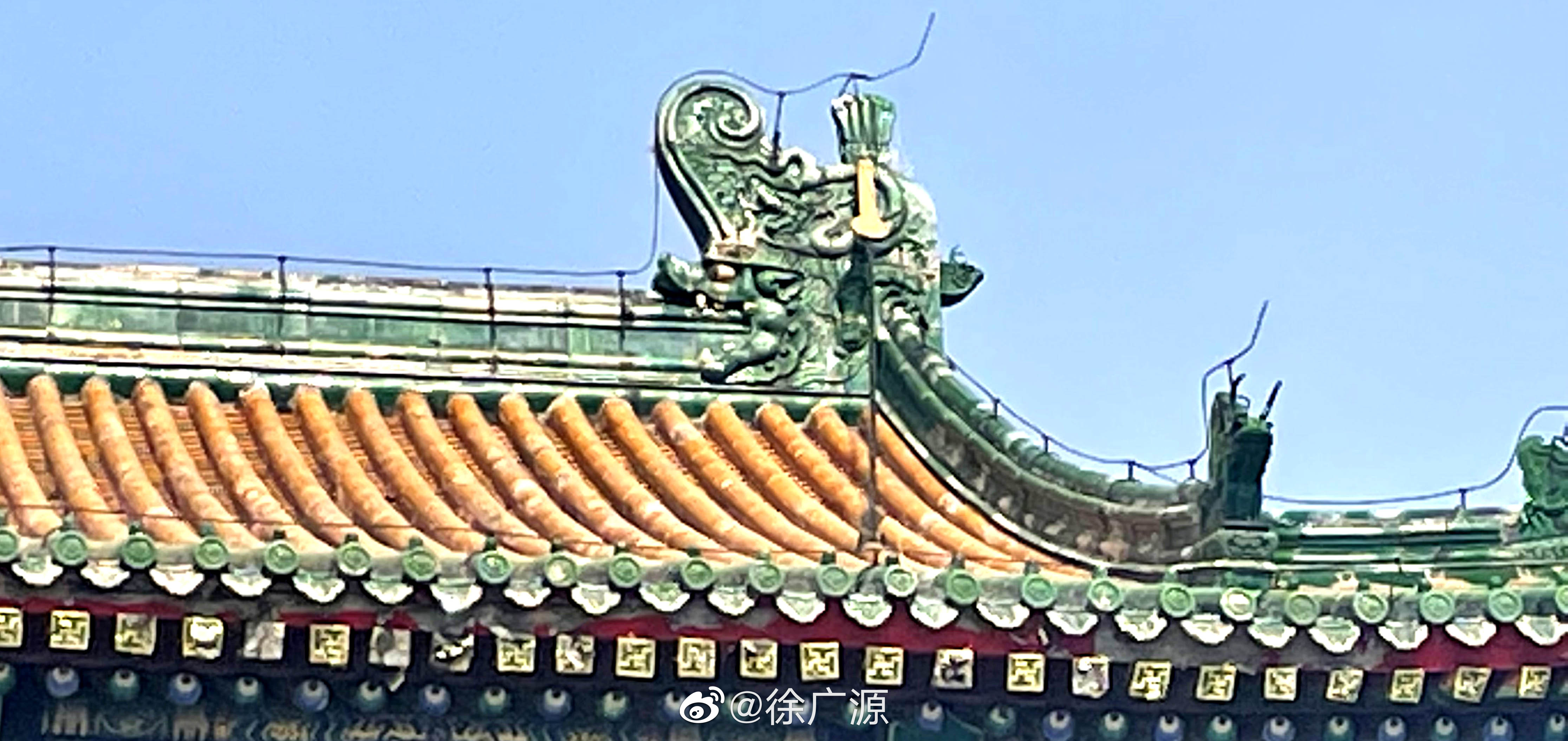 李建宏是我的避暑山庄外八庙的老朋友，是研究佛教的专家，以前我曾嘱咐她注意一下承德