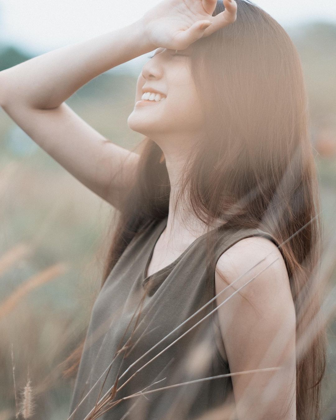 花丛中的姑娘#少女写真#  #情绪Leo# #清纯御姐#,#美妆搭配# ​​​