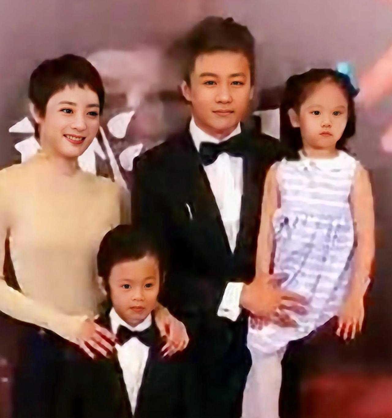   他们的儿子和女儿好文静，好有教养的样子，喜欢[兔年大吉][兔年大吉]这儿子确