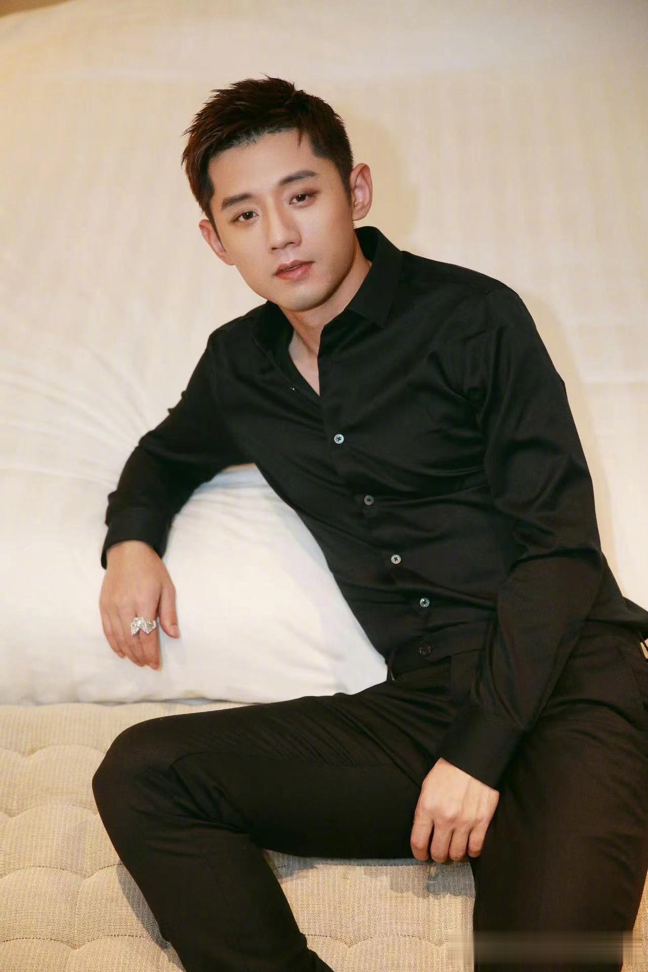 “张继科事件”再发酵！疑似另一张“欠条”浮出水面？

连日来，张继科和李微敖两人