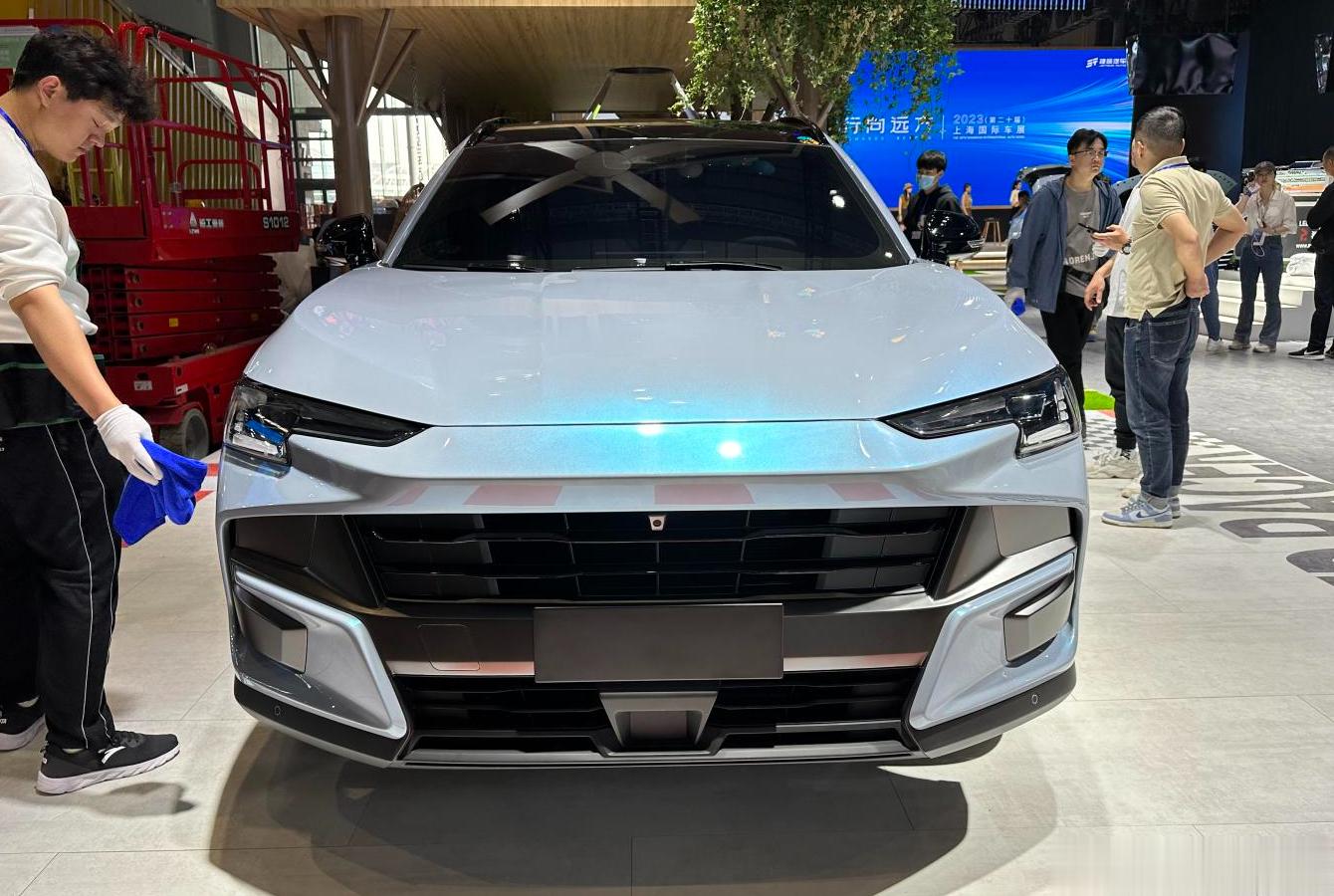 捷途X-2实车亮相，新车是捷途4+3+N的产品矩阵中，4款城市SUV车型中的一款