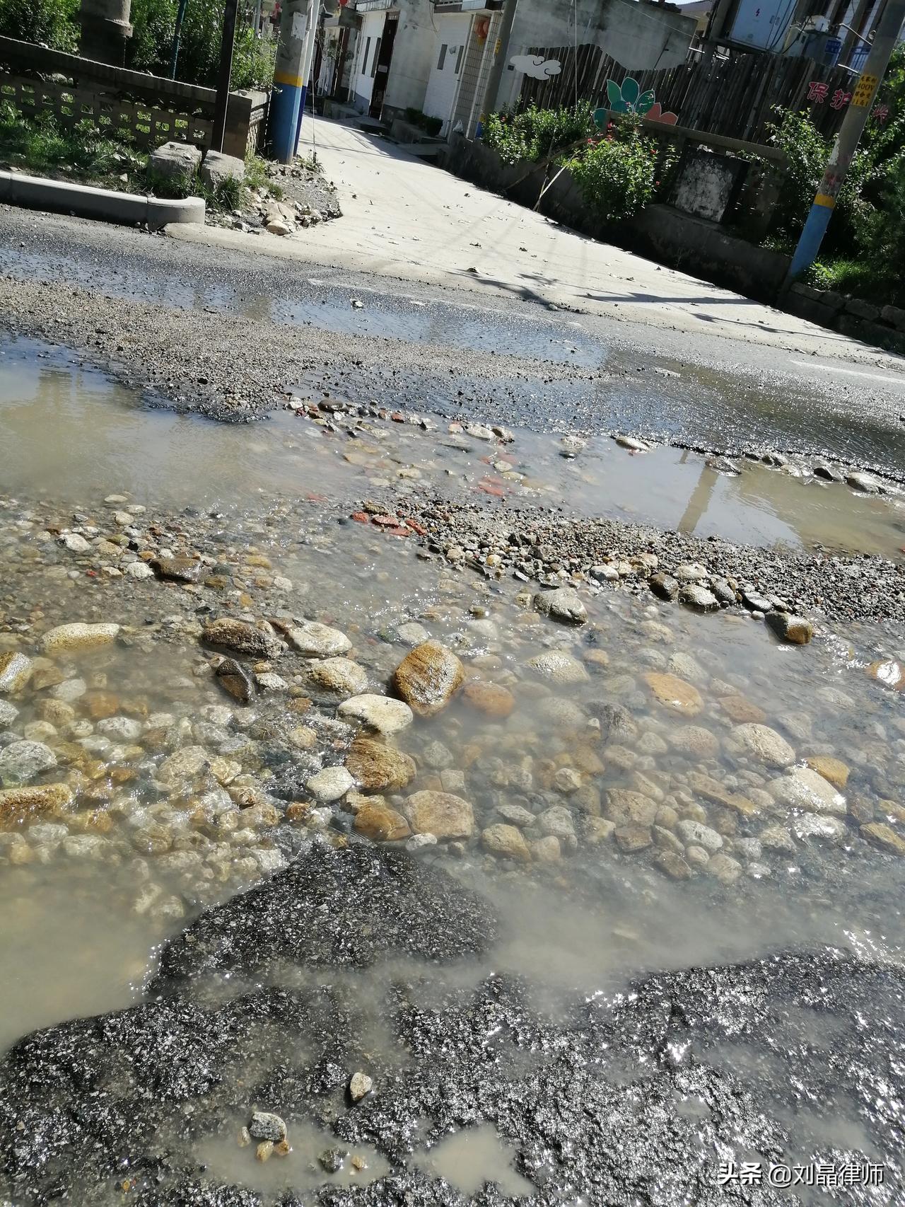 西安市区往南边太乙宫去的地方，108国道快到新南村卫生院附近，一小段路真的是好难