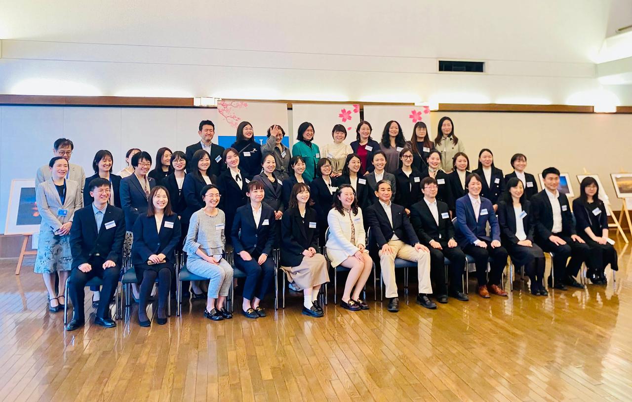 日本驻华使馆为22名参加JET项目的中国年轻人赴日举行欢送会。[ok]

这个项