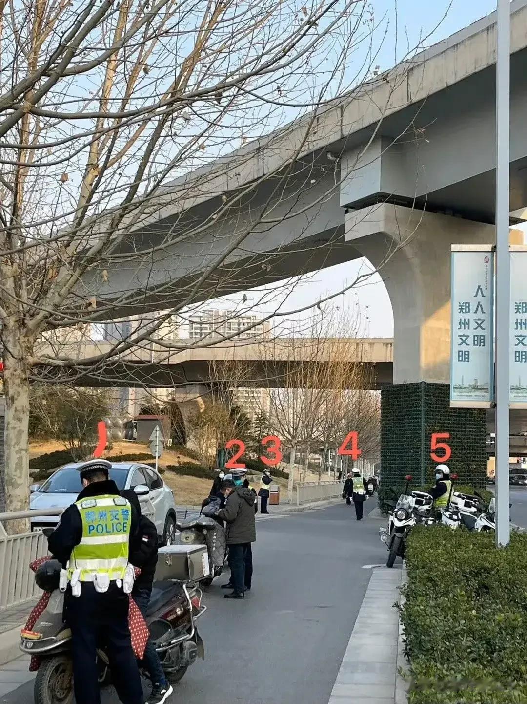 有些人永远分不清什么叫自由和枷锁？

自己主动选择的叫自由，别人强制你选择的叫枷