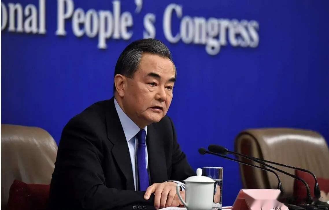 外交部发言人赵立坚表示，中国提出全球数据安全倡议的目的是维护全球数据和供应链安全