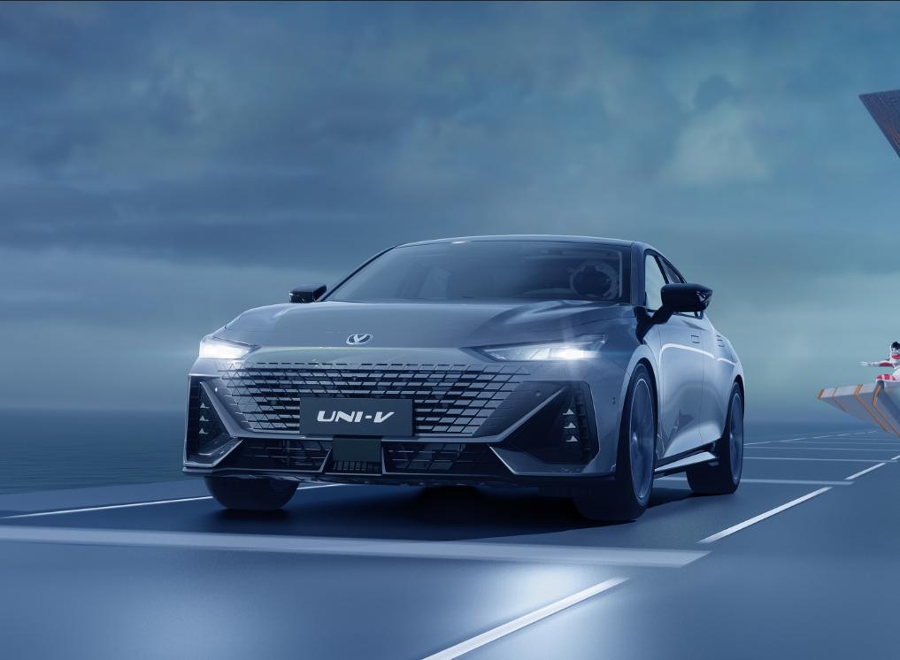  国产运动家轿有哪些？
长安UNI-V，影豹，名爵6，这几款算得上是运动家轿。外