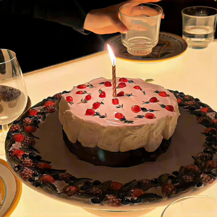  果然那种不清不楚的暧昧阶段要比恋爱甜 ​​​