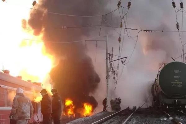 克里米亚？乌媒：成功命中一辆俄军列，并引发10次连环爆炸

来源:铁血观世界

