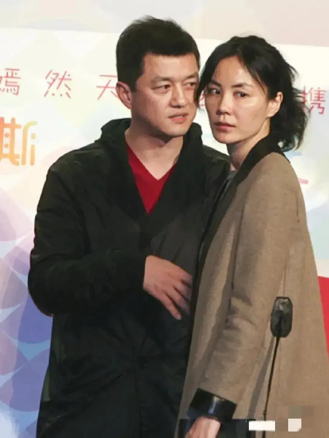 嫁什么样的老公，就有什么样的颜值。

王菲和李亚鹏结婚以后，肉眼可见的老了，结婚