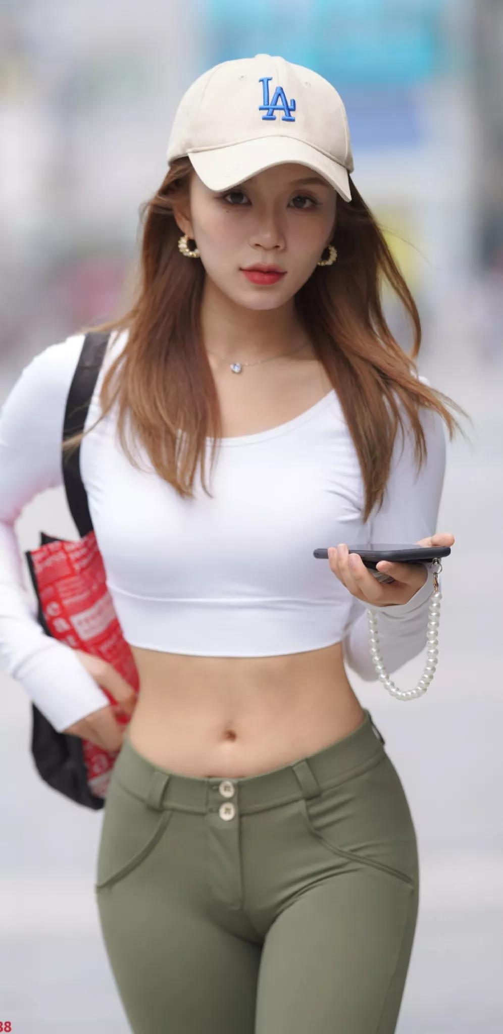蜂腰瘦身裤极品长发美女