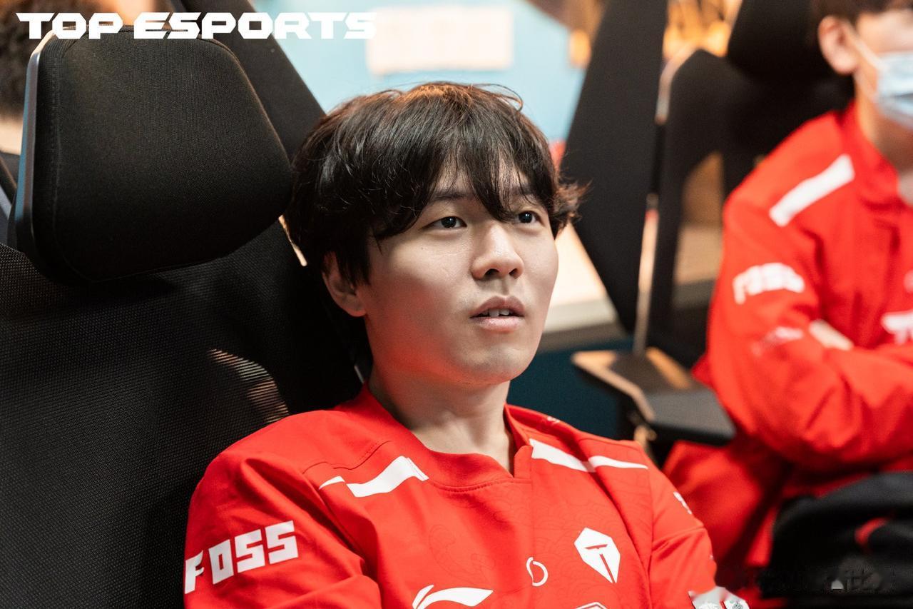 Rookie情人节搞节目效果？约会时被鱼刺卡住了！
根据小钰透露，情人节终于有了