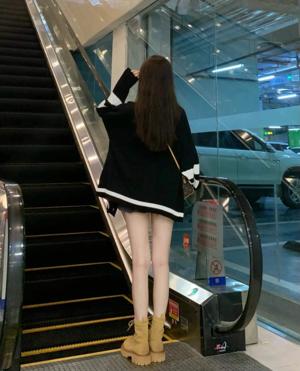 早秋下衣失踪穿法分享~
黑白拼