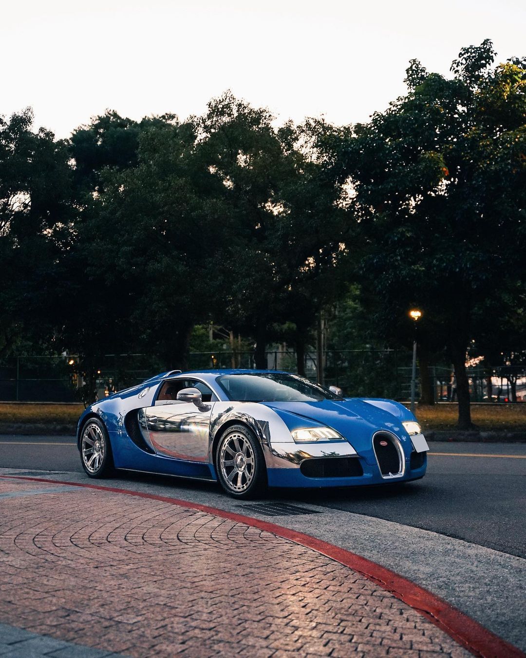 是神车没毛病[允悲]到这个配色看起来为什么这么油 ​​​