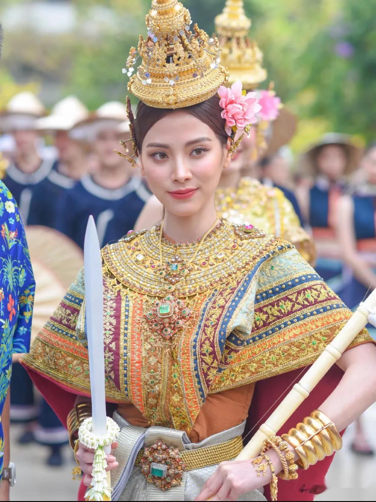 哇，今年宋干节女神又是小水！
宋干节，是泰国的新年，也是泰国重要的节日之一。小水