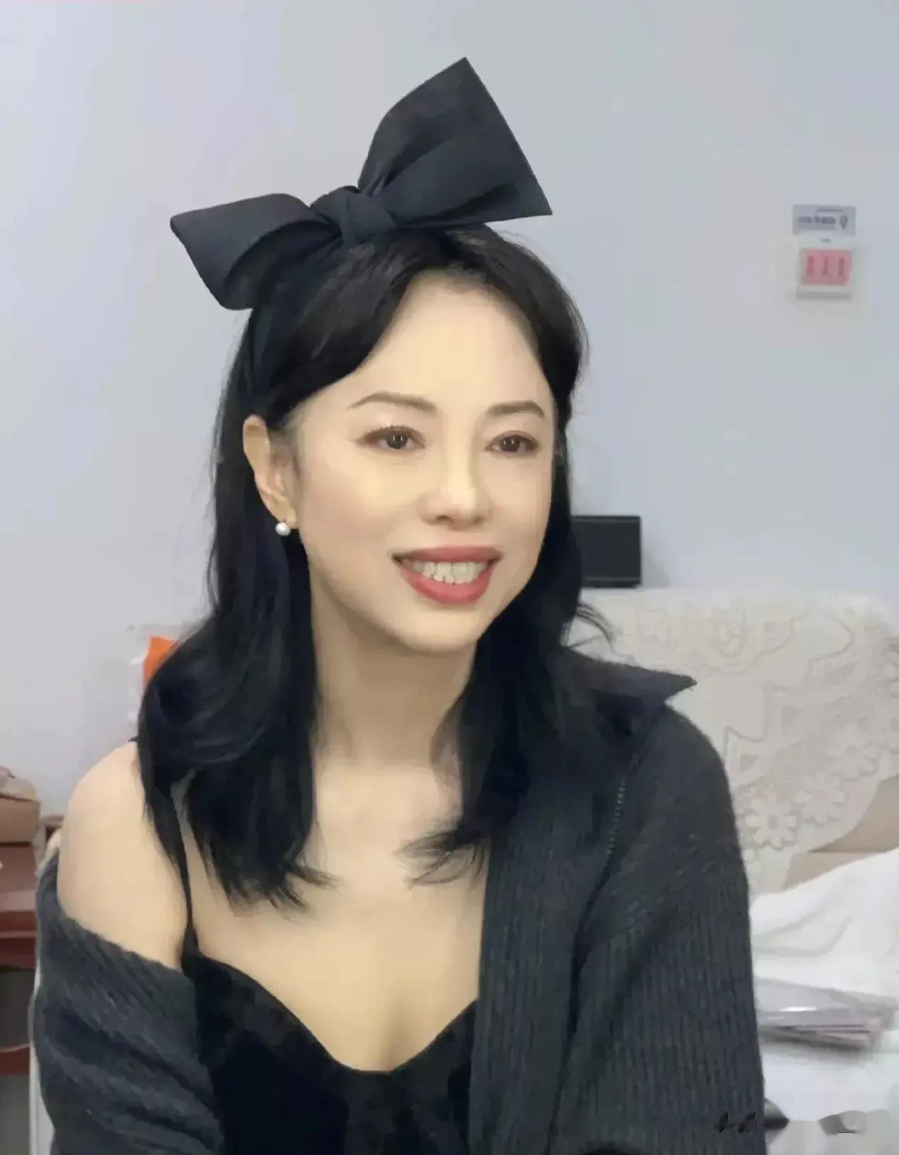 黄绮珊真的是给我带来了巨大的惊喜，真的只有懒女人，没有丑女人，没想到她能有这么大