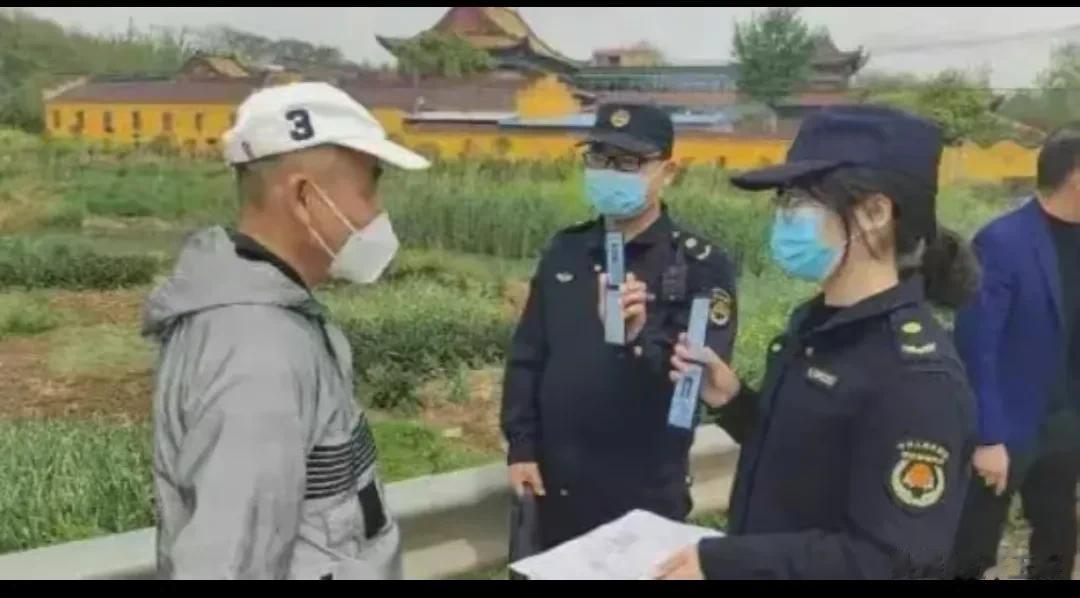 突然冒出来的农业执法队伍，是农民的福音吗？
最近农业执法队伍的亮相，犹如本就不平