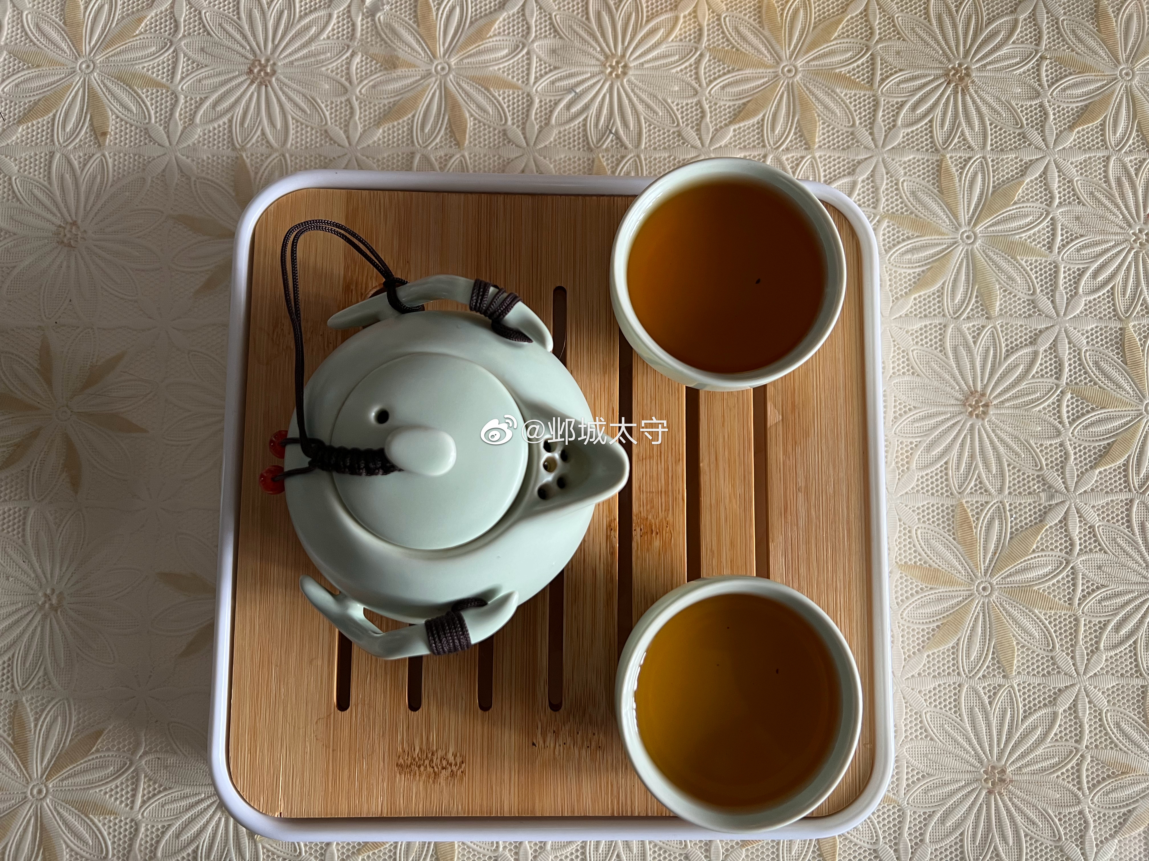 人活在各自的认知中。 ​​​