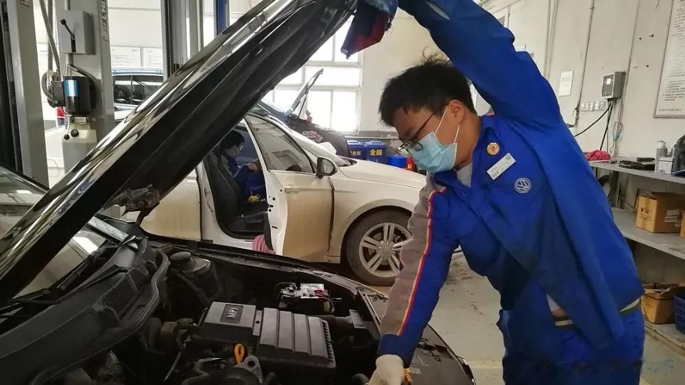 AT、CVT、DSG（双离合）自动变速箱正确换油方式，有车的朋友点赞收藏，早晚用