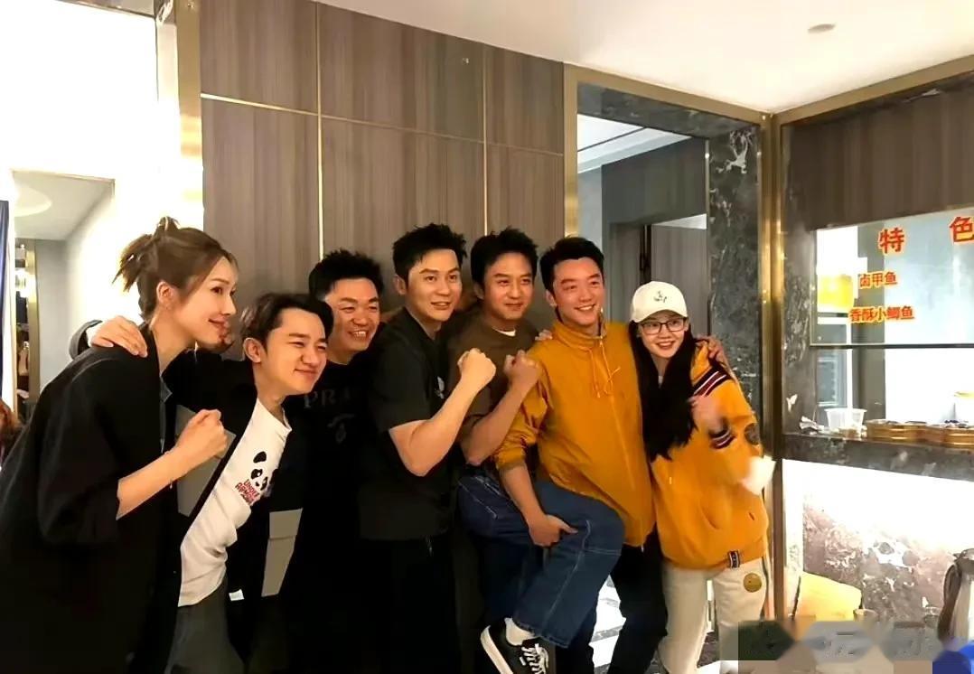 是谁的青春回来了？

初代跑男重聚
不知不觉，跑男已经更新了好几季了，成员也是换