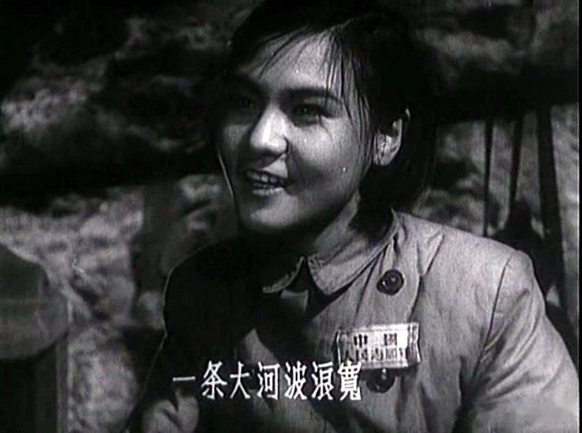 《上甘岭》是由长春电影制片厂出品的战争故事片，影片改编自电影文学剧本《二十四天》