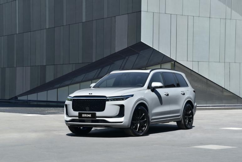 #中大型冠军理想ONE俗话说得好，仁者见仁智者见智，对于一款汽车，不同的人看法截