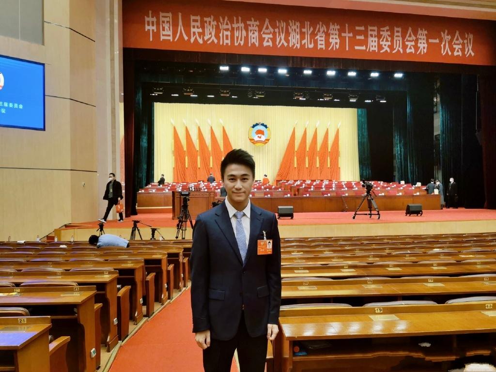 奚梦瑶老公传喜讯！何猷君感叹说