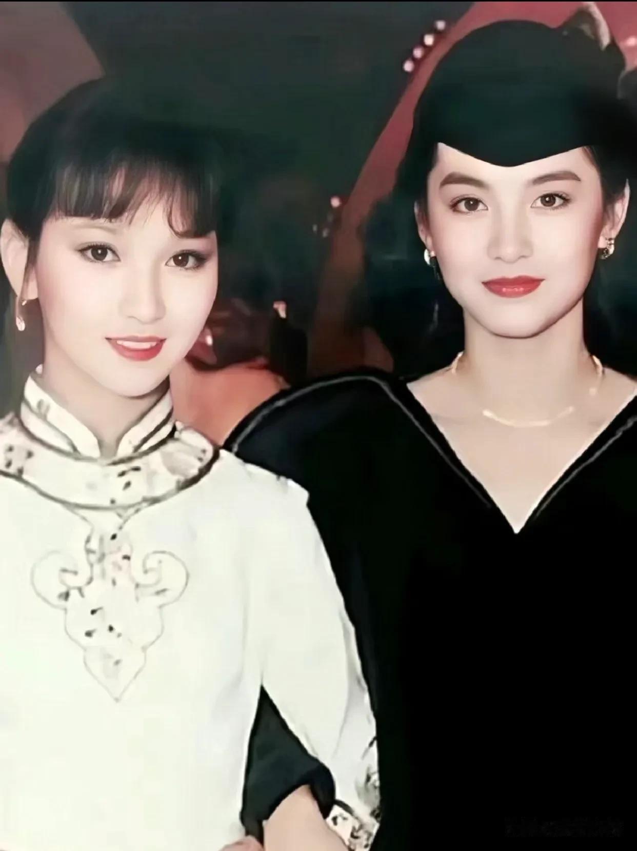 我发现林青霞合照真的从来没输过耶！
亦舒说过：“无论多少女人站在一起，林青霞永远