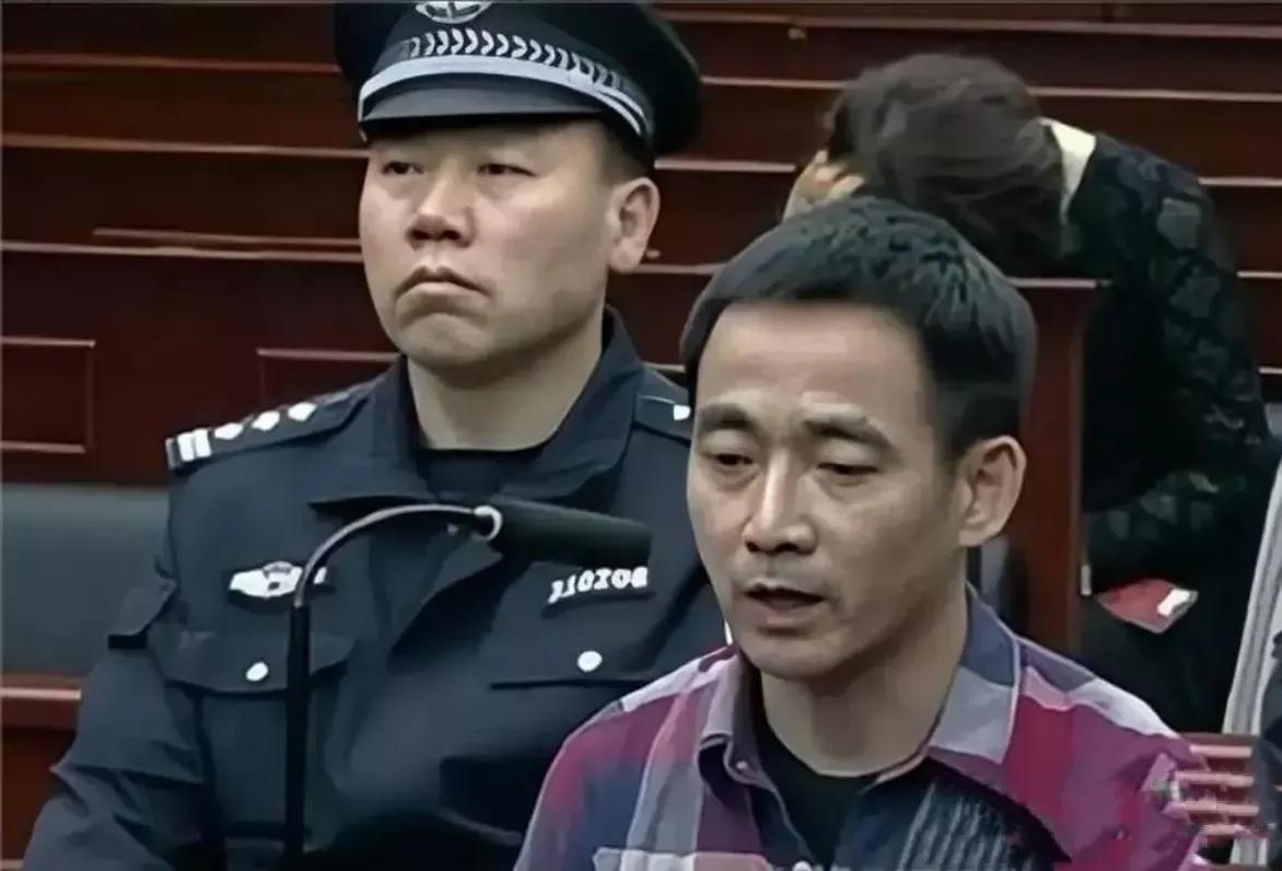 1990年，上海的张先生下班回到家，被眼前的惨状惊呆了，妻子和仅有三个月大的女儿