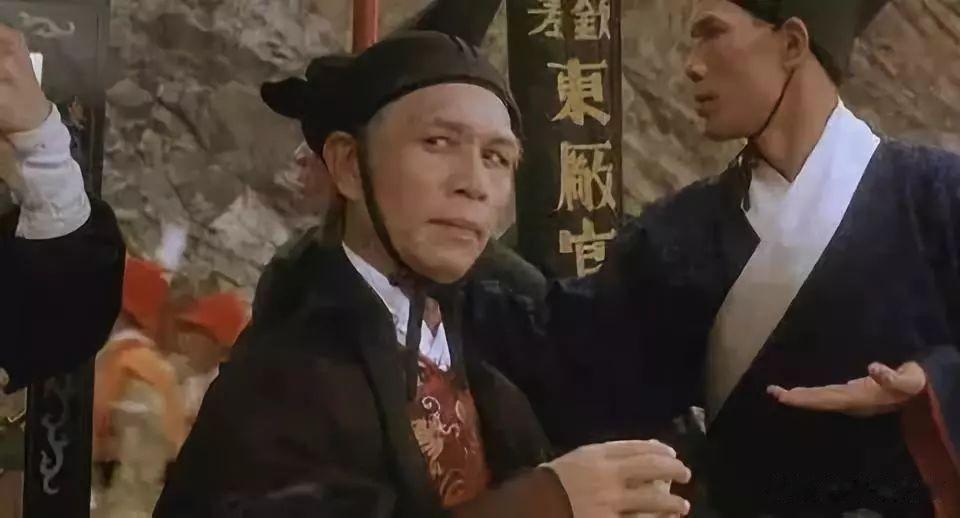 都说老太监们心机深沉，在明朝太监“钱多人傻”，可以说是“智商欠费”。

在天马行