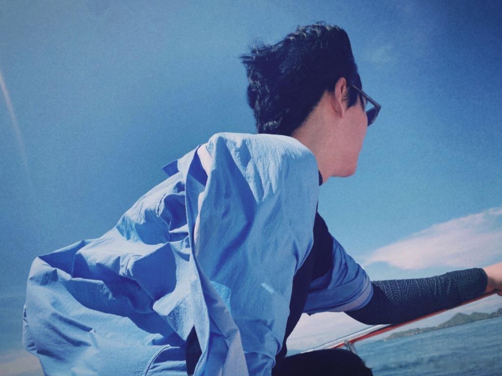 #朱一龙印尼碎片plog#印尼游玩随拍来啦，蓝天，清风，大海，看起来好轻松自在啊