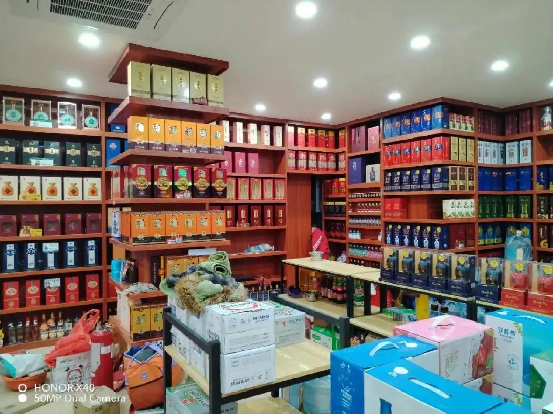 烟酒店老板曝出最畅销的4款酒，只要摆上货架就被抢空，屡屡断货无奈只敢偷偷卖！

