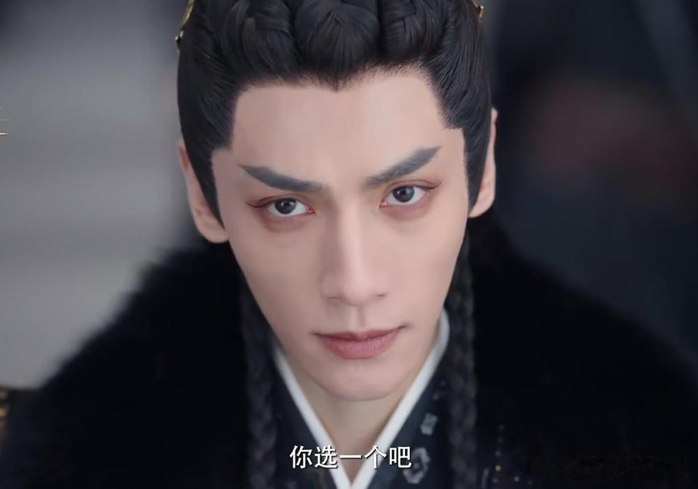 《长月烬明》二选一虐心名场面，叶夕雾和叶冰裳被挟持，澹台烬被迫二选一。他以为潜龙