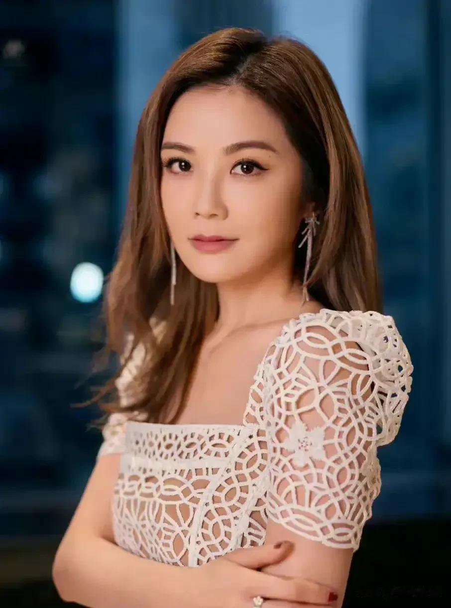 美女图集～第744期 | 蔡卓妍