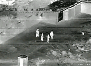 霸榜40年的“阿帕奇”武装直升机到底有多强？发动机被打穿还能飞行30分钟，272