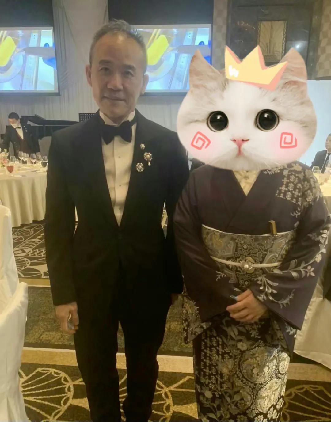 吃饭坐前首相那桌！王石和田朴珺亮相日本，受到了高规格接待。

4月8日，据日媒报