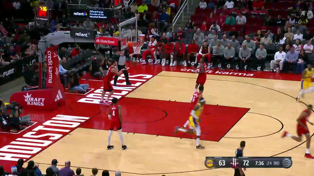 火箭114-110击败湖人，两连胜！🚀
小波特16投11中，三分5中2，罚球4