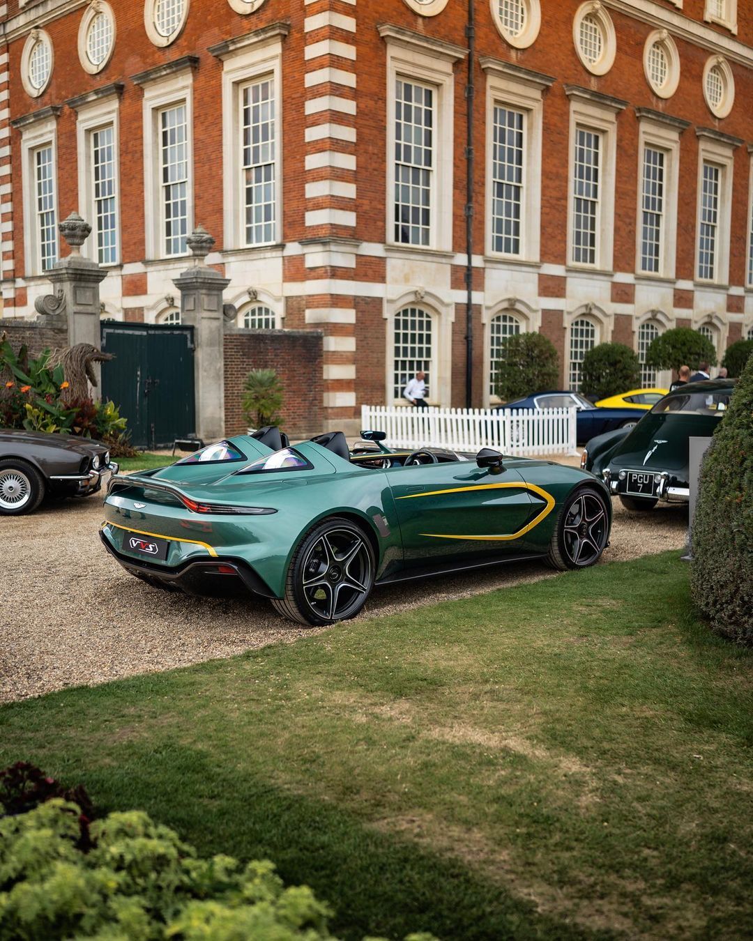 🚛｜Aston Martin V12 Speedster • '1 of 88