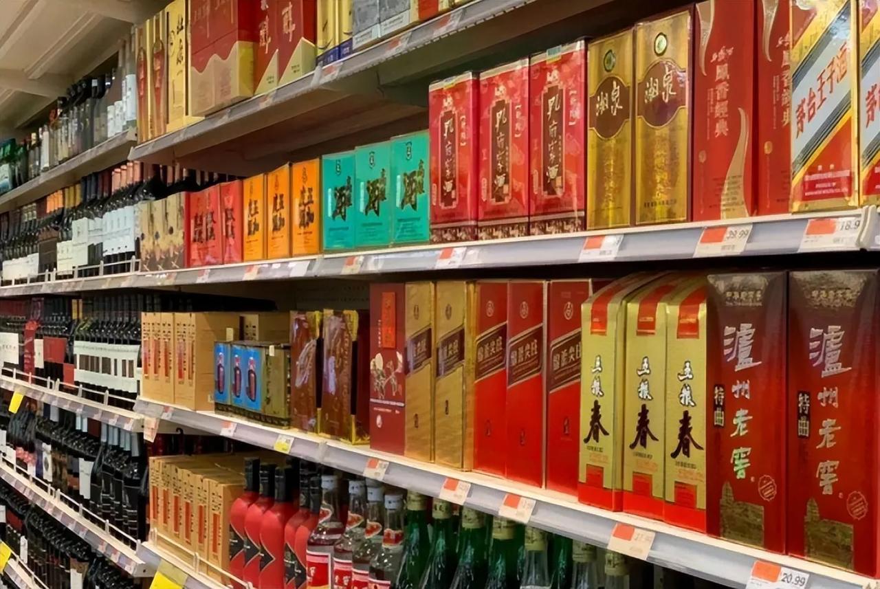 3款和茅台并驾齐驱的白酒，如今败在名气上，都是老酒鬼的最爱！

【董酒】
董酒和