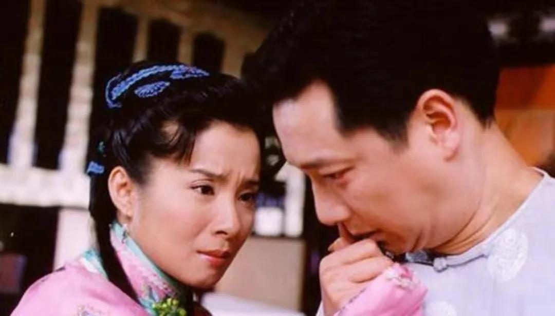 “哑巴新娘”岳翎：和谢祖武拍吻戏是噩梦，一句话就让他吃不下饭
哑巴新娘妆容不行，