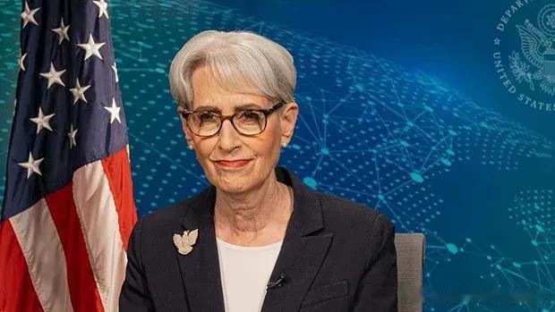 美国常务副国务卿舍曼23日在接受采访时称：“我们显然有理由担心正在考虑向俄罗斯提