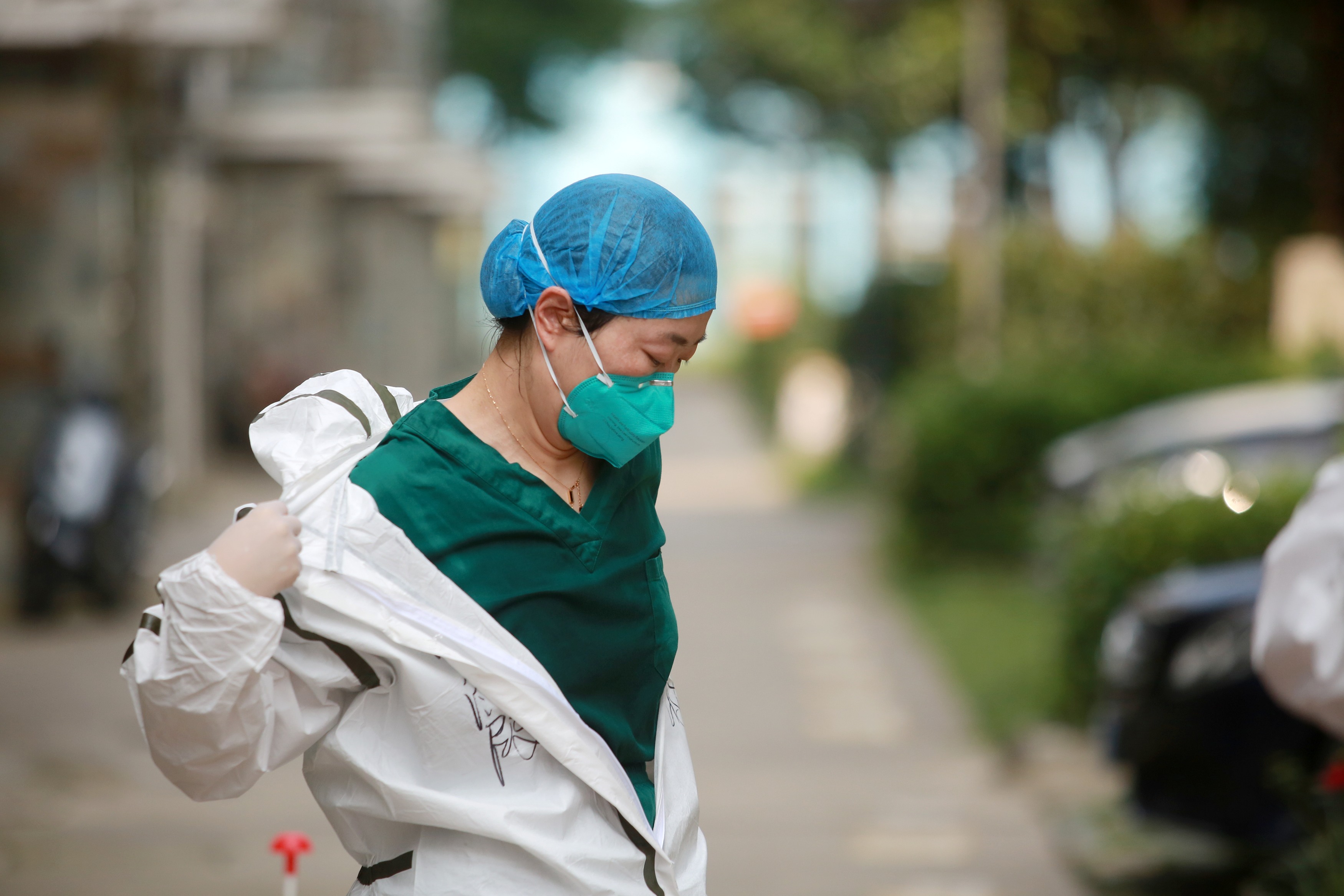 中国医师节：敬佑生命 致敬每一位医者