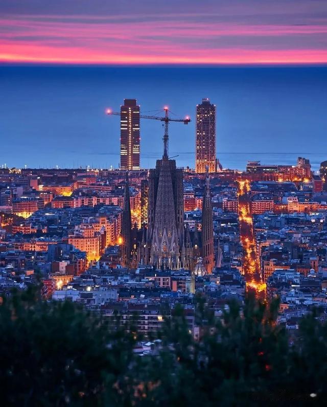 巴塞罗那建筑艺术之旅/世界上最美的50个城市之十二